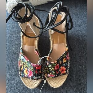 Dolce Vita Floral Espadrille Wedges with Black Laces Size 8 BNWT NO BOX..